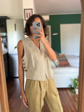 Top di lino con bottoni laterali