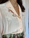 Camicia di seta rosa con ricami