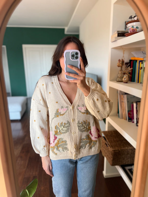 Cardigan crema con fiori