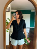 Camicia nera sagomata