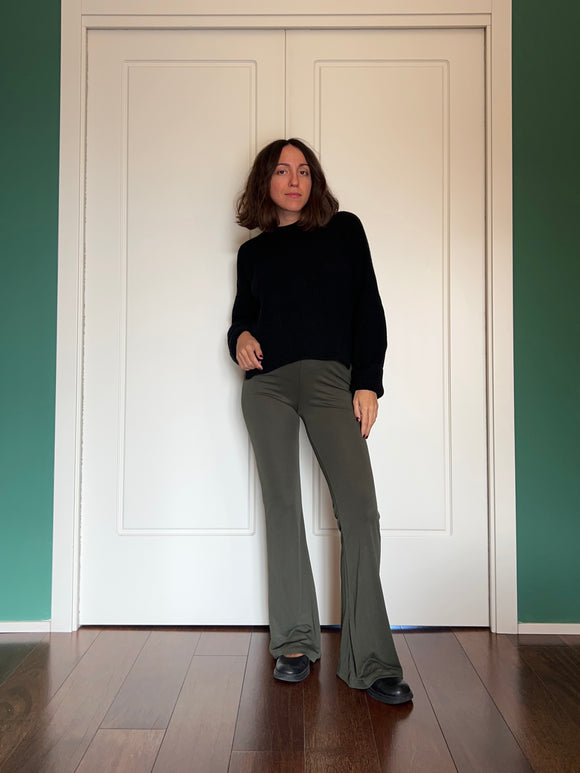 PRE ORDINE • Pantalone a zampa a costine verde