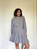 Abito con cintura grigio perla