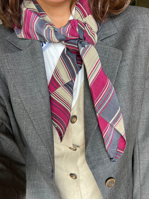 Foulard di seta a righe