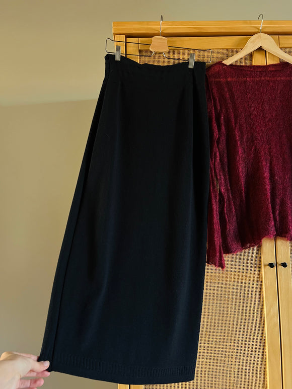 Gonna lunga nera in maglia di lana