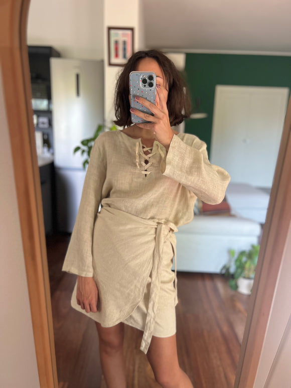 Blusa di lino con intreccio