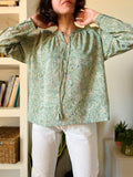 Camicia stampata con laccetto verde