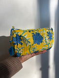 Beauty case di cotone giallo fiori blu