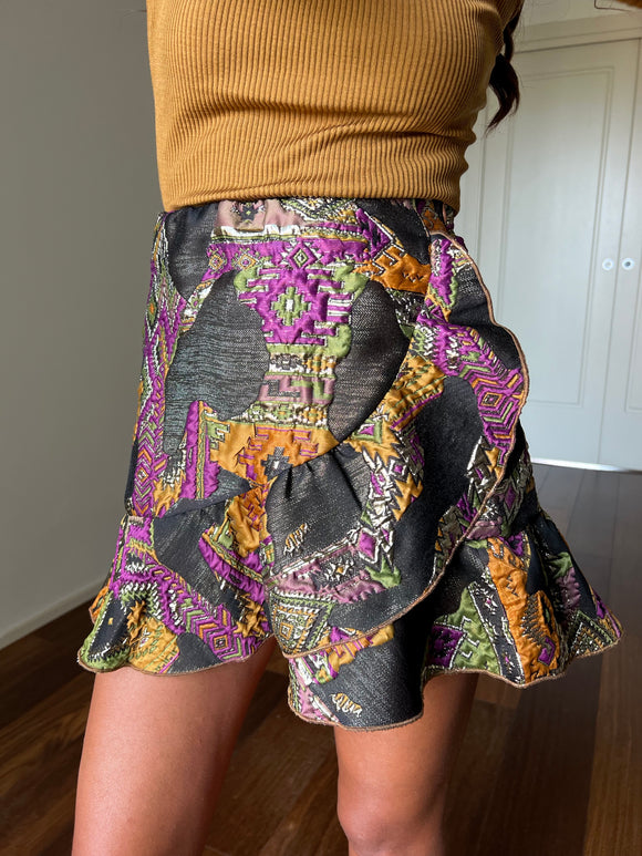PRE ORDINE • Gonna corta tessuto jacquard colorato base nera