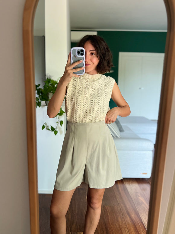 Bermuda beige con le pince