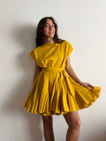 Abito con cintura mussola giallo ocra senza maniche