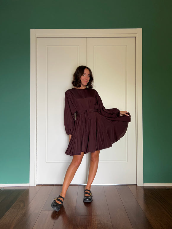 Abito con cintura satin vinaccia-marrone