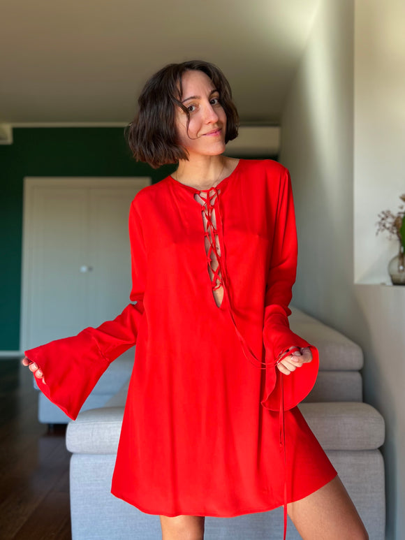 Abito corto con intreccio seta rosso