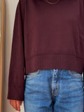 Maglione corto con decorazione vinaccia