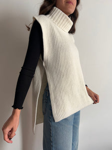 Gilet collo alto panna