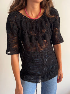 Maglia crochet nera foglie