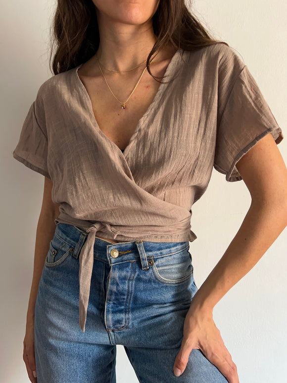 Top incrociato beige