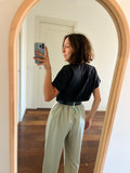Pantalone morbido beige con le pince