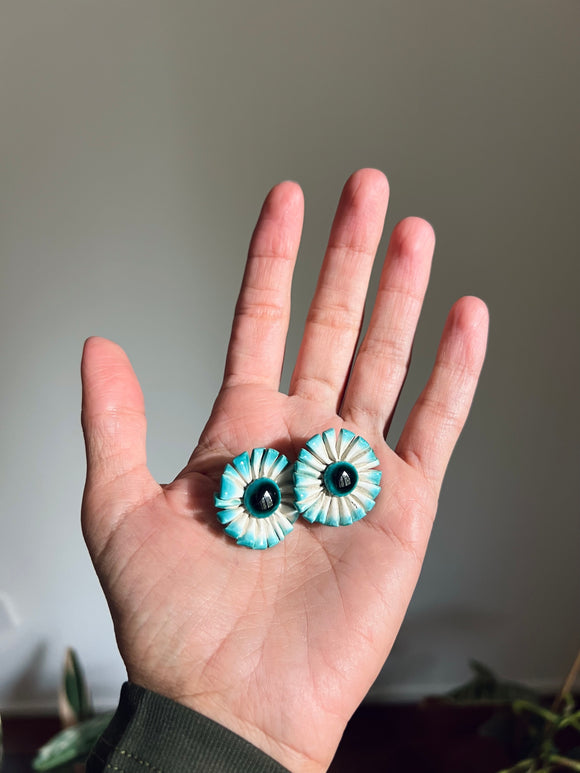 Orecchini clip fiore turchese