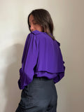 Camicia di seta con mantellina viola