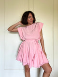 Abito con cintura senza maniche rosa