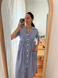 Abito a quadretti bianchi e blu