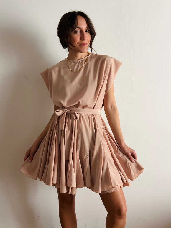 PRE ORDINE • Abito con cintura senza maniche beige