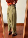 Pantaloni verde militare con tasche grandi