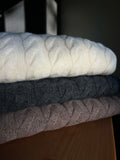 Maxi maglione trecce noce
