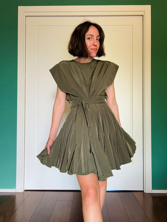 Abito con cintura senza maniche cupro wash verde militare