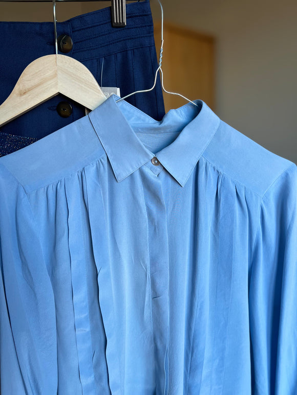 Camicia di seta azzurra