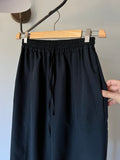 Pantalone sartoriale con elastico sul fondo satin nero