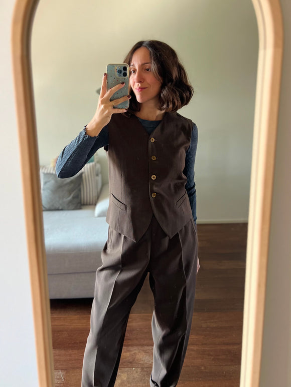 Completo marrone con gilet