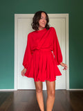 Abito con cintura satin rosso