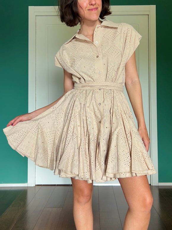 Abito chemisier con cintura senza maniche sangallo beige