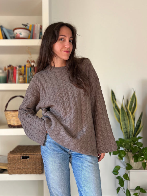 Maxi maglione trecce noce