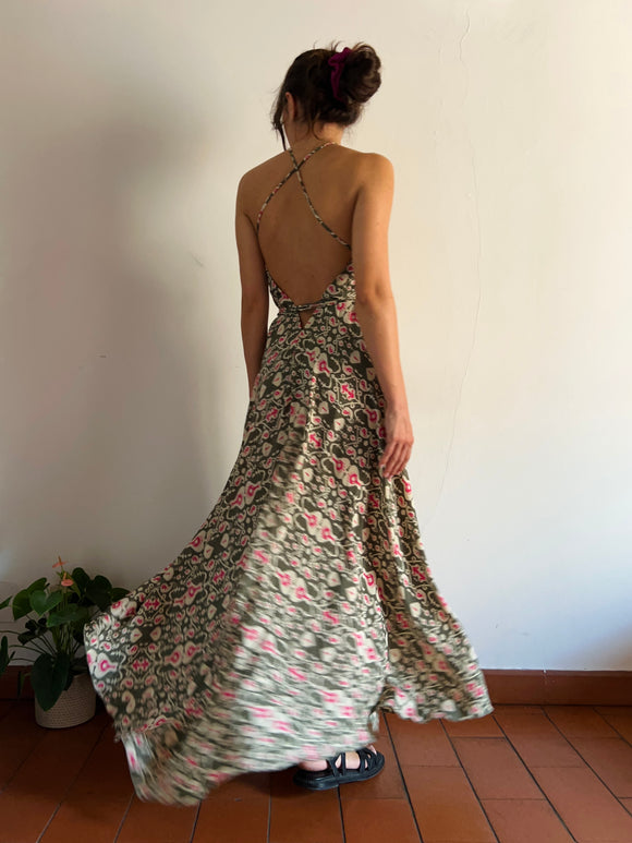 Abito schiena nuda lungo salvia e fuxia