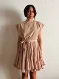 PRE ORDINE • Abito con cintura senza maniche beige
