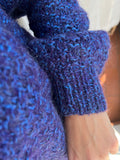 Maglione fatto a mano blu e viola