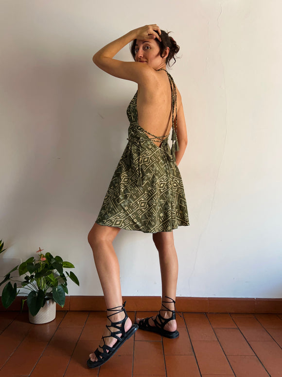 Abito schiena nuda corto verde