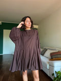 Abito con cintura marrone scuro