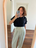 Pantalone morbido beige con le pince