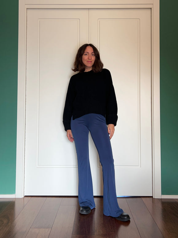 Pantalone a zampa a costine blu