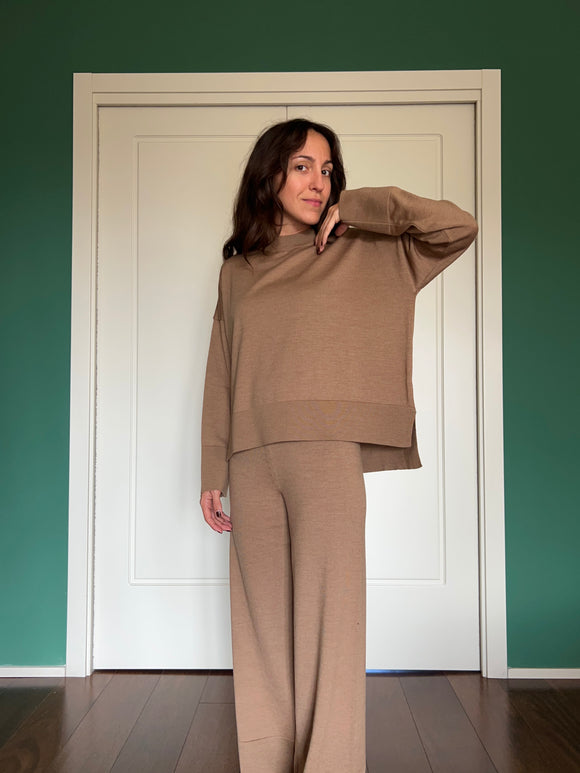 Maglione squadrato lana merino cammello