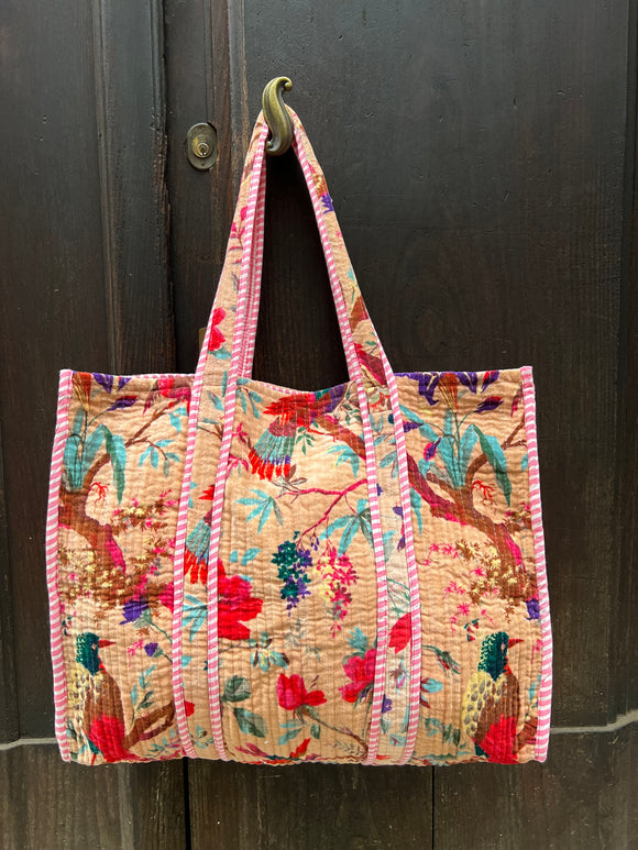 Maxi borsa trapuntata in velluto • rosa