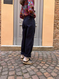 Pantalone blu con pince