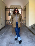 Giacca in pelle con cintura oliva