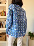 Camicia stampata con laccetto azzurra