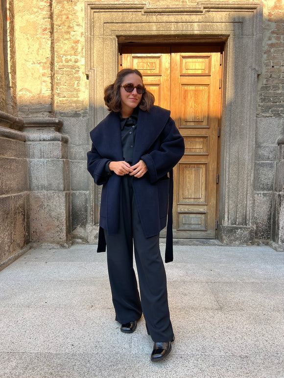 Cappotto sartoriale corto blu scuro