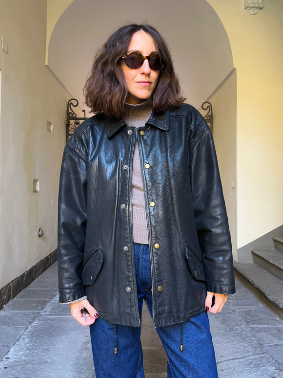 Giacca in pelle nera modello bomber