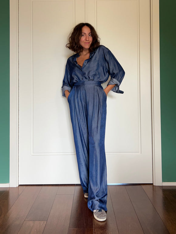 Pantalone sartoriale con le pince cangiante effetto denim